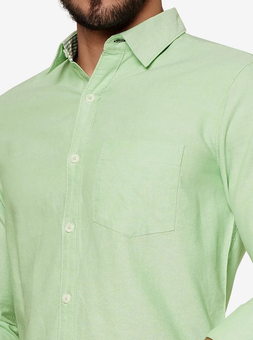 Light Green Solid Slim Fit Casual Shirt | JadeBlue