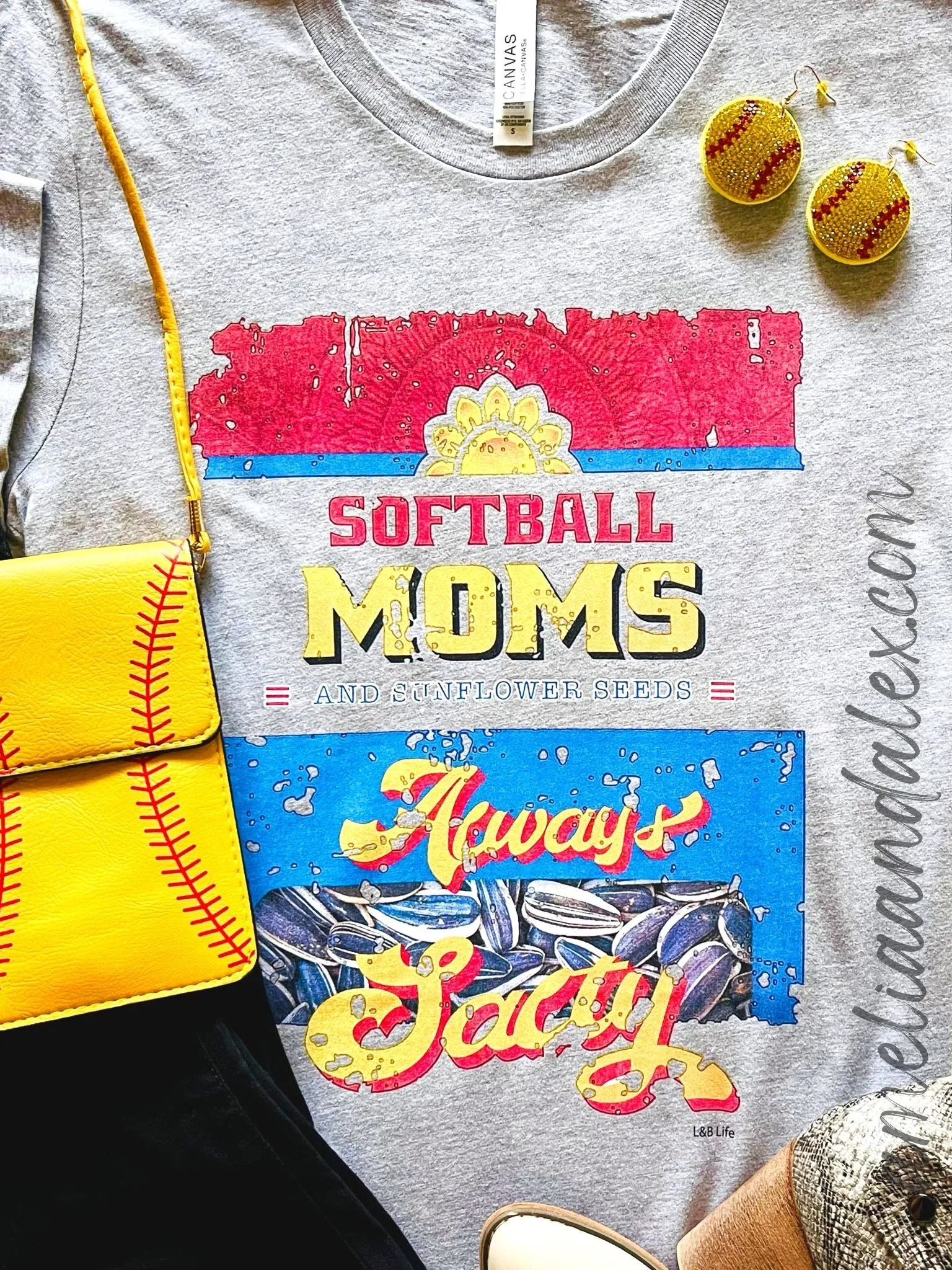 SOFTBALL SPIRIT T-SHIRT: Salty Mom Gray